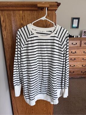 Maurices White and Navy Sunhaven Top (2)